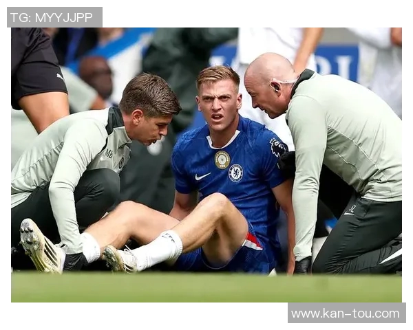 西班牙足球明星遭遇车祸伤情严重引发球迷广泛关注与担忧