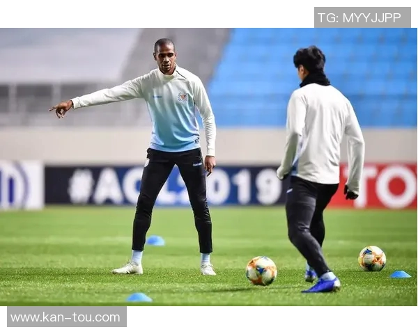 惠灵顿凤凰队与中岸水手队激战正酣谁将赢得本场精彩对决