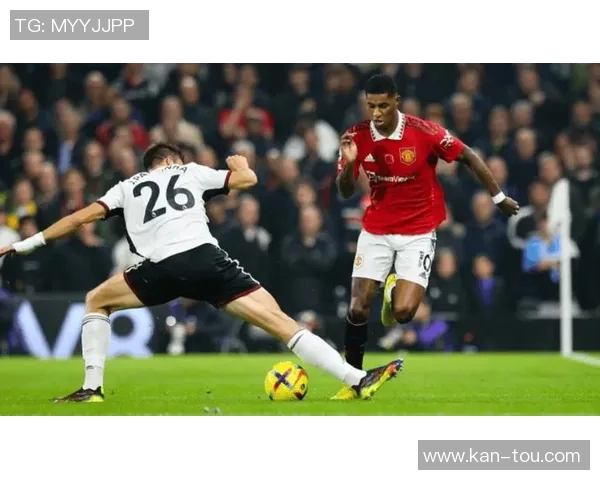 曼联与富勒姆精彩对决录像回放全程回顾与精彩瞬间分析 曼联与富勒姆精彩对决录像回放全程回顾与精彩瞬间分析