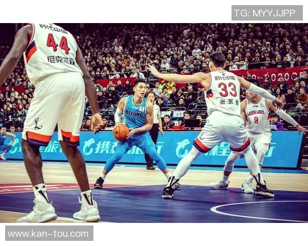 全球篮球巨星风采展现与精彩瞬间回顾